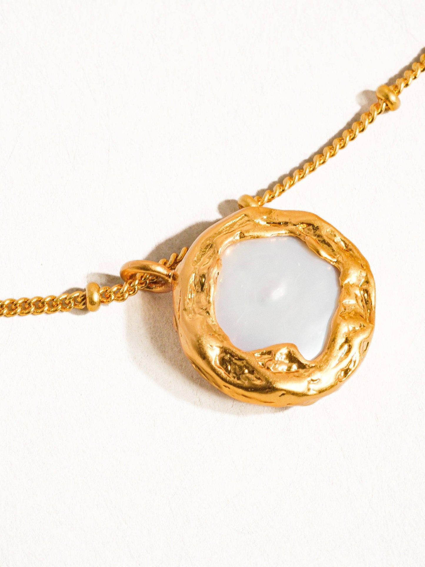 Lydia Natural Pearl Round Necklace: Yellow Gold