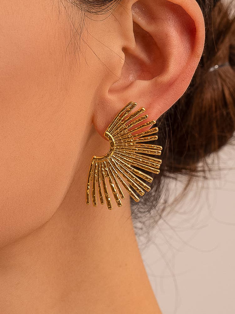 Bisous 18K Gold Non-Tarnish Sunburst Earring: Yellow Gold