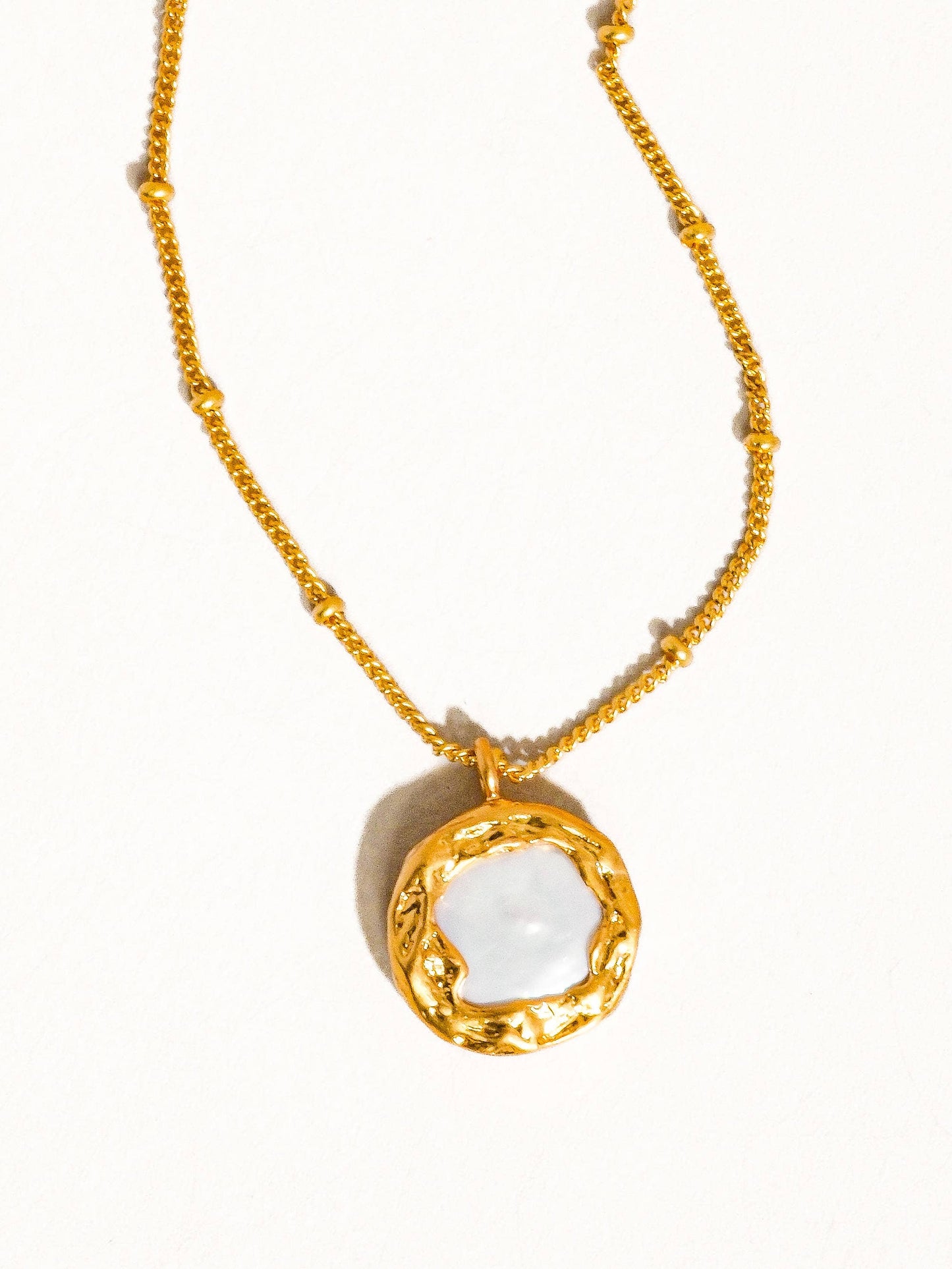 Lydia Natural Pearl Round Necklace: Yellow Gold
