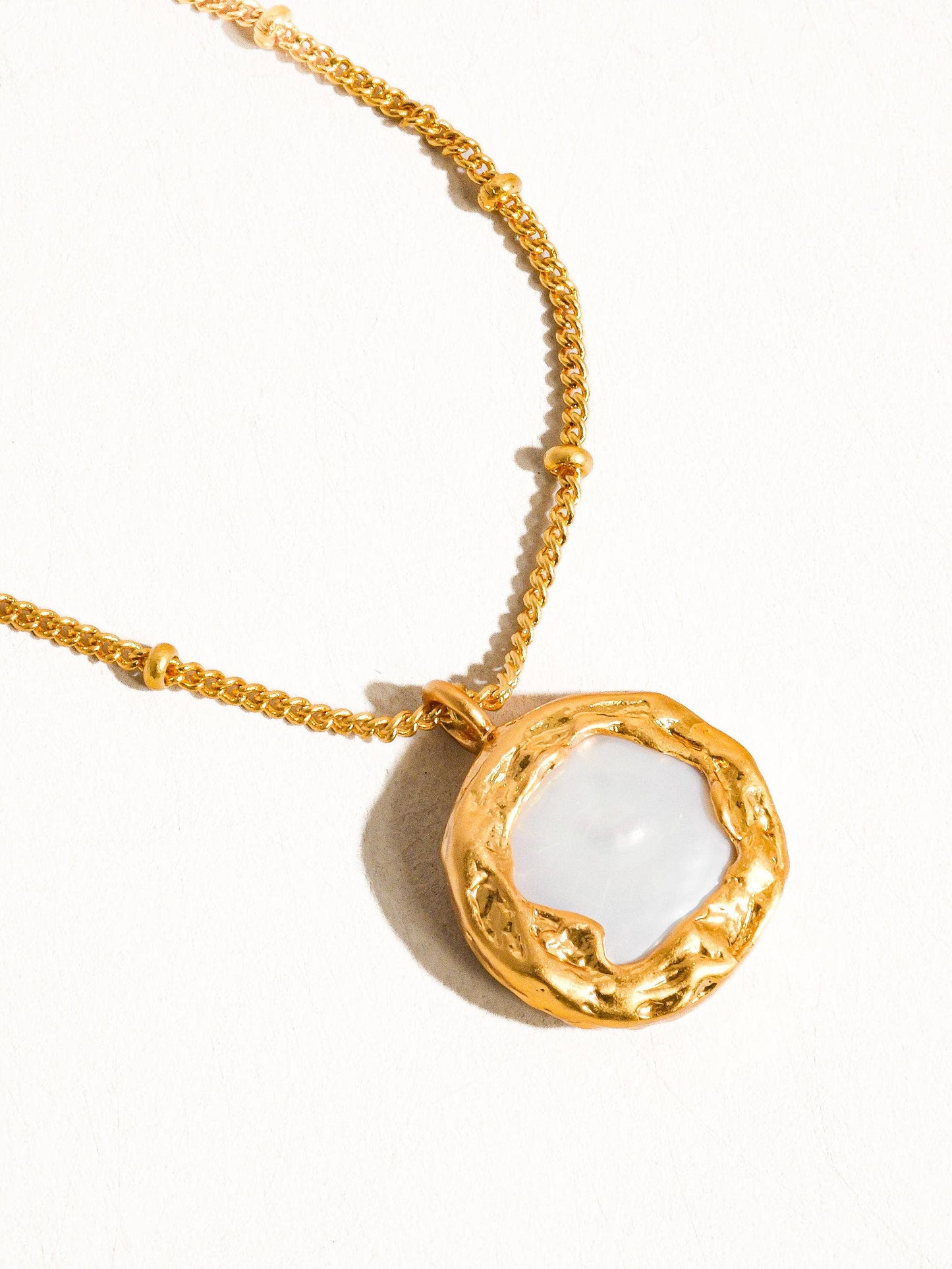 Lydia Natural Pearl Round Necklace: Yellow Gold